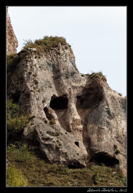 Armenia - Khndzoresk - old Khndzoresk (skull rock)