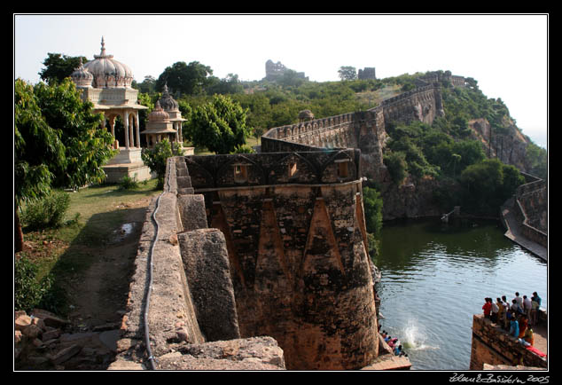 bathing in the tank - Chittaurgarh