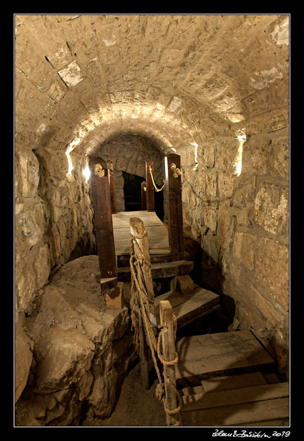 Madaba - St. John the Baptist Church - catacombs