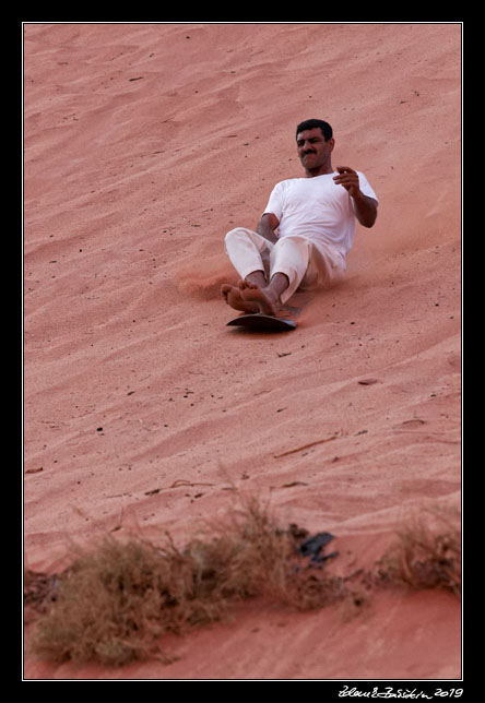 Wadi Rum - sandboarding