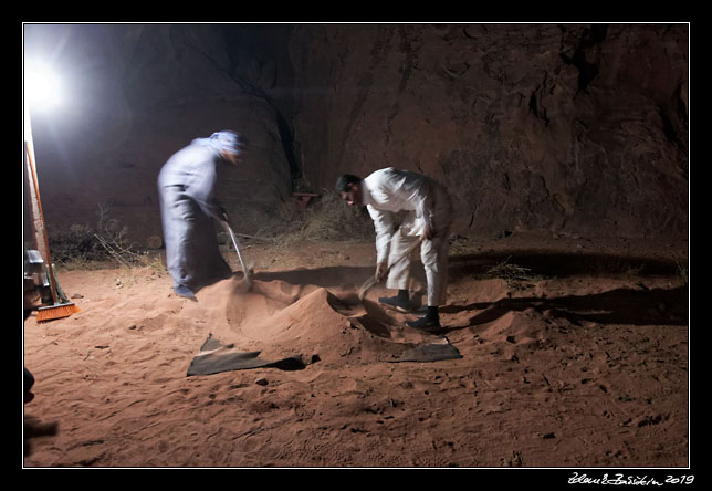 Wadi Rum - unearthing an evening meal