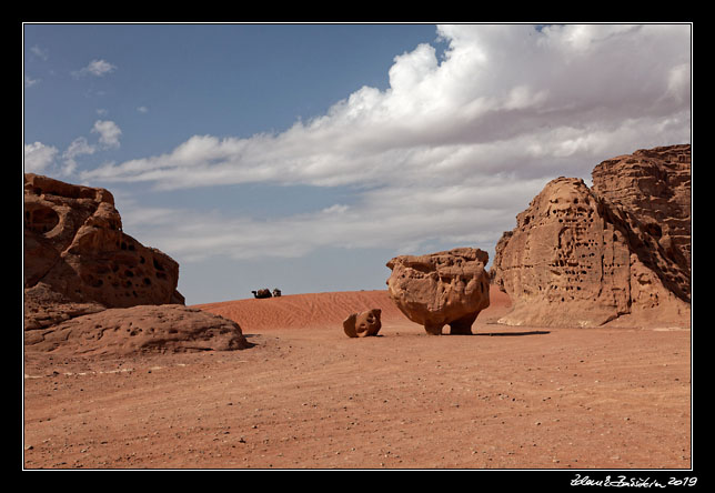 Wadi Rum - Chicken rock