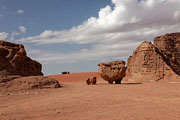 Wadi Rum - Chicken rock