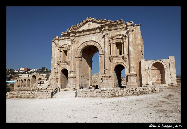 Jerash (Jarash) - Hadrian`s arch