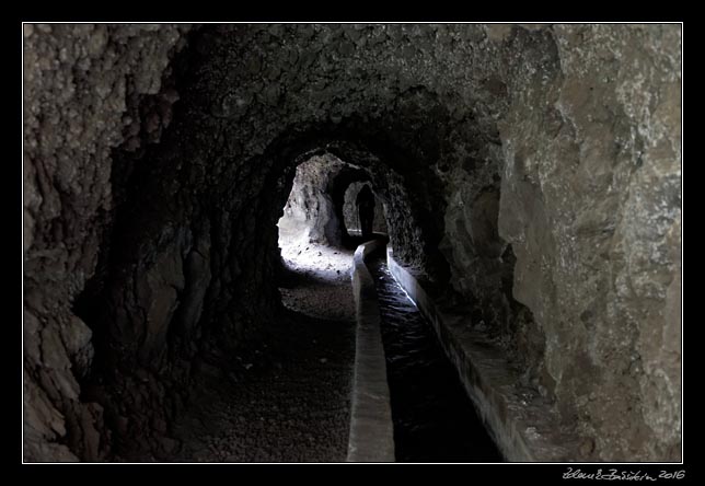 La Palma - Barranco de la Madera - back through tunnels along a water gully