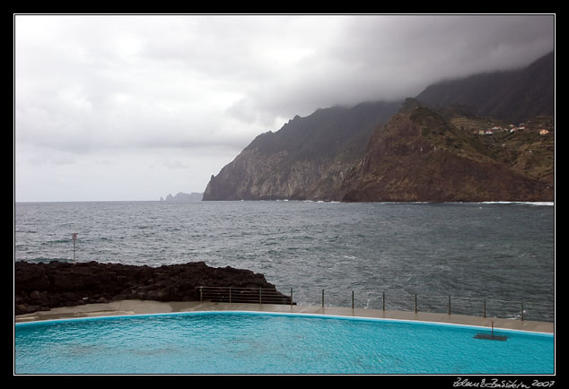 a salt water swimming pool  in Porto da Cruz