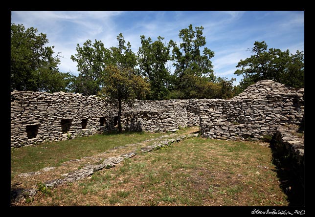 Montagne du Luberon - Enclos de Bories