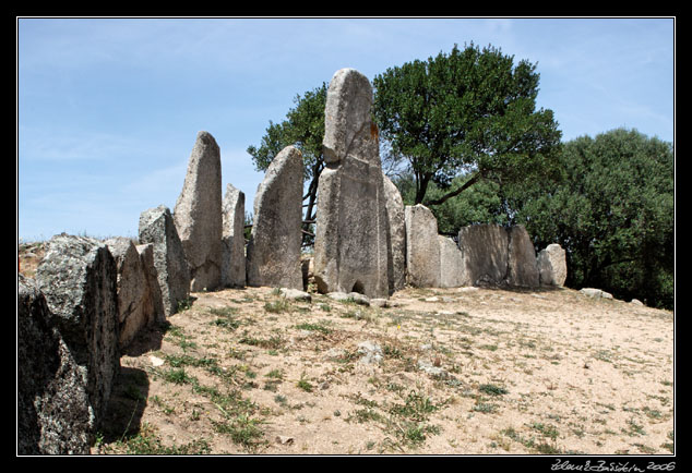 Arzachena - tomba di giganti di Li Lolghi