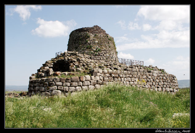 around Sassari - Nuraghe Santu Antine