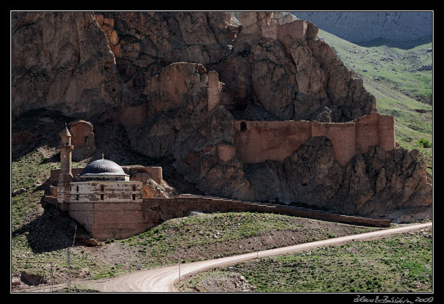 Turkey - Dogubeyazit - fortress and mosque