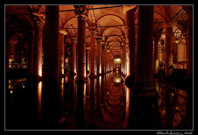 Istanbul - Yerebatan Sarnici (Basilica Cistern)