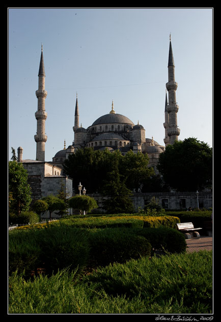 Istanbul - Sultan Ahmet Camii (Blue Mosque)