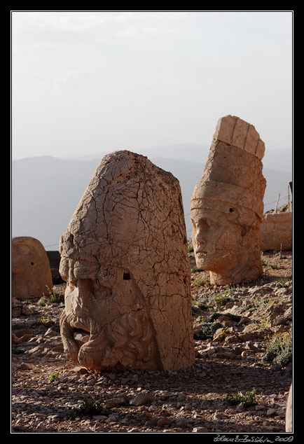 Turkey - Kahta district - Nemrut Dağı - west terrace