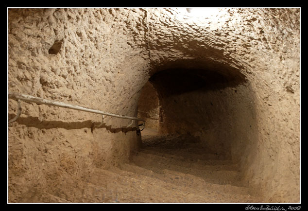 Turkey - anlıurfa province - anlıurfa - tunnel to the fort