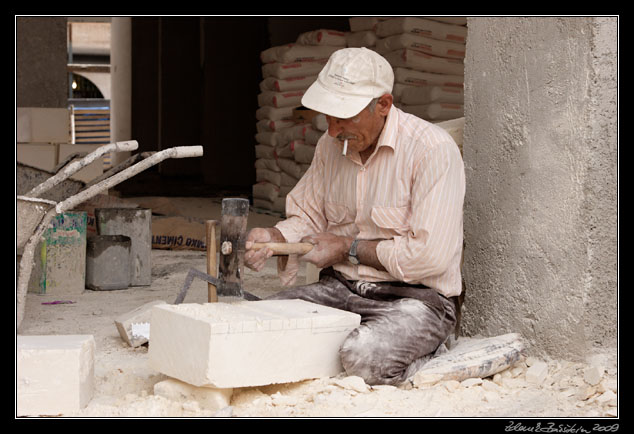 Turkey - anlıurfa province - stonemason