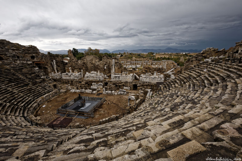 Side - Roman Theatre