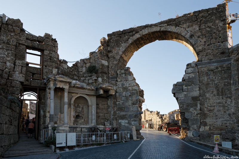 Side - Vespasian Gate