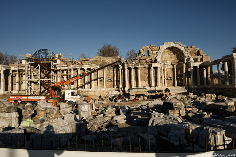 Side - Monumental Fountain reconstruction works