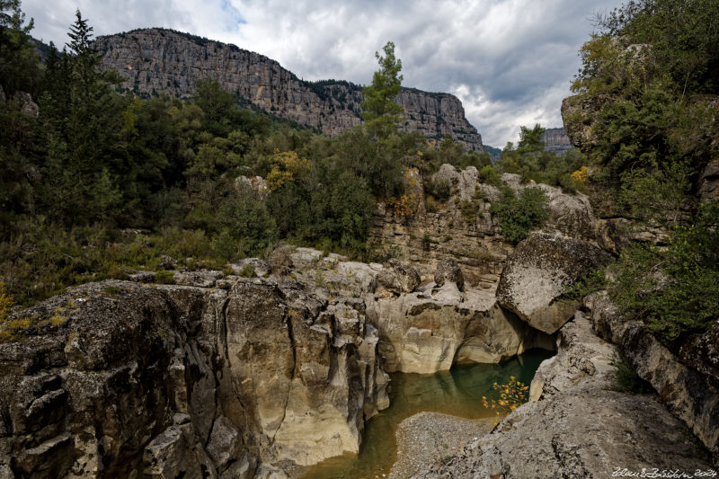 Kprl Canyon - natural bridge