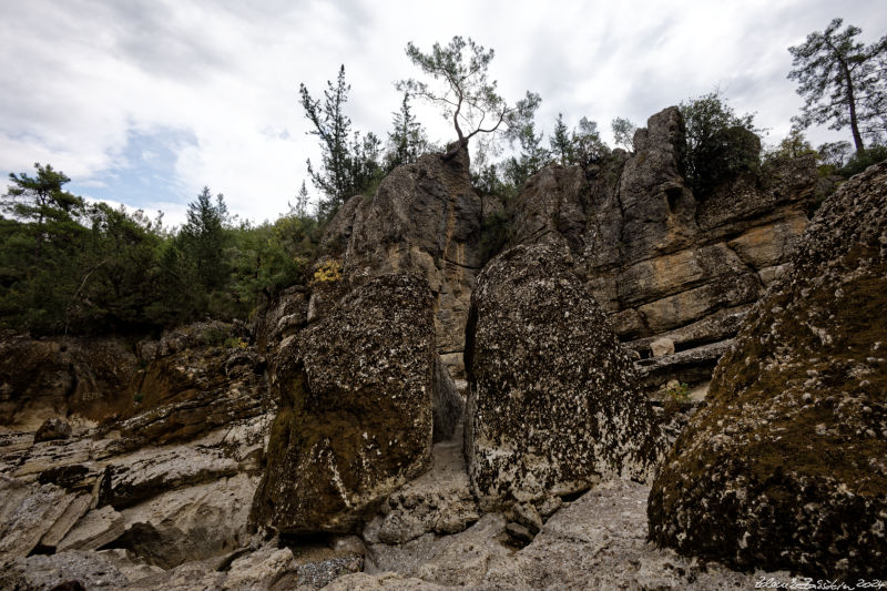 Kprl Canyon - natural bridge