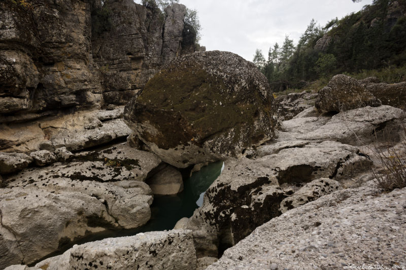 Kprl Canyon - natural bridge